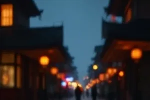 老巷深处一扇半开的木门与门前石阶
